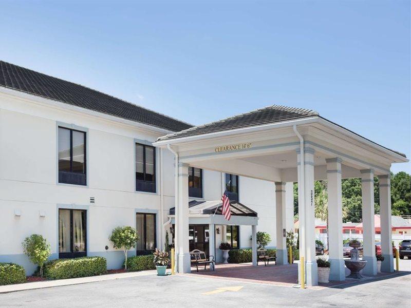 Baymont By Wyndham Savannah/Garden City Port Wentworth Exterior photo